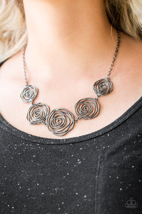 Rosy Rosette - Black 